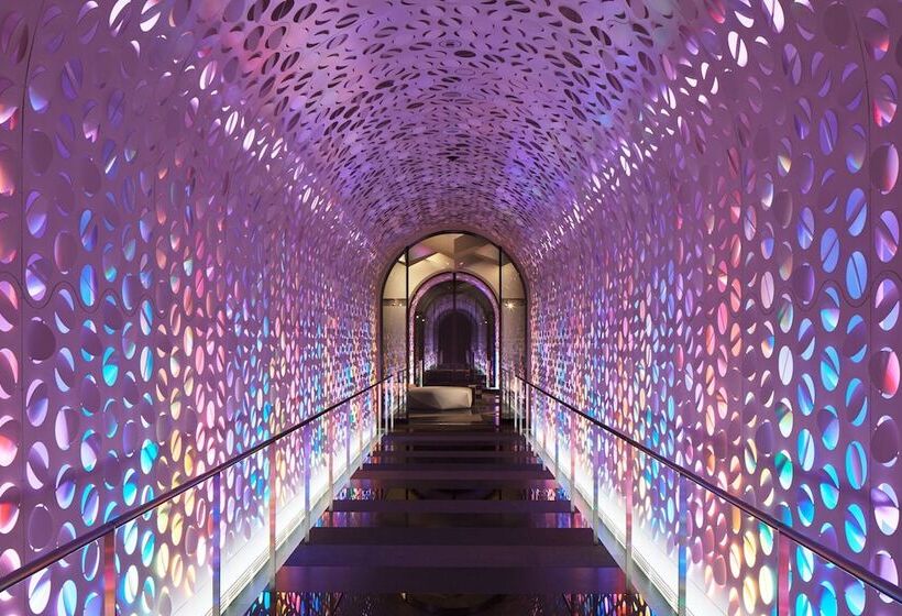 בית מלון כפרי W Osaka