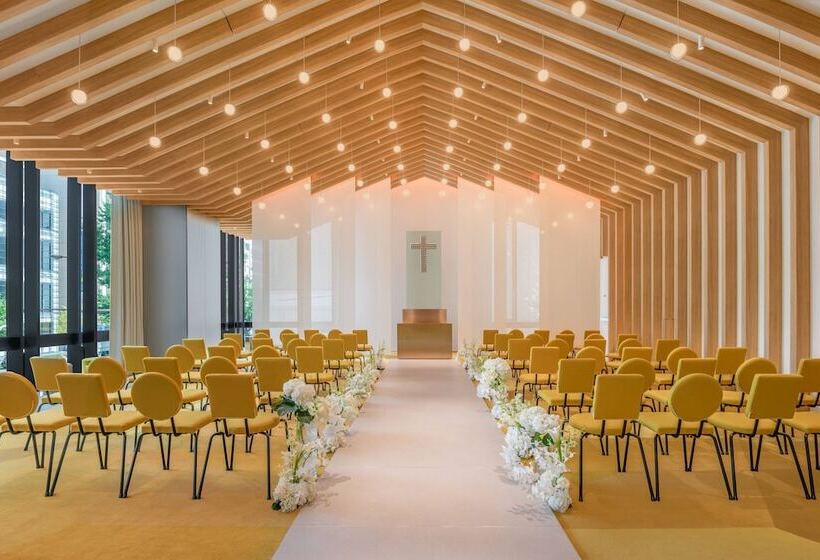 בית מלון כפרי W Osaka