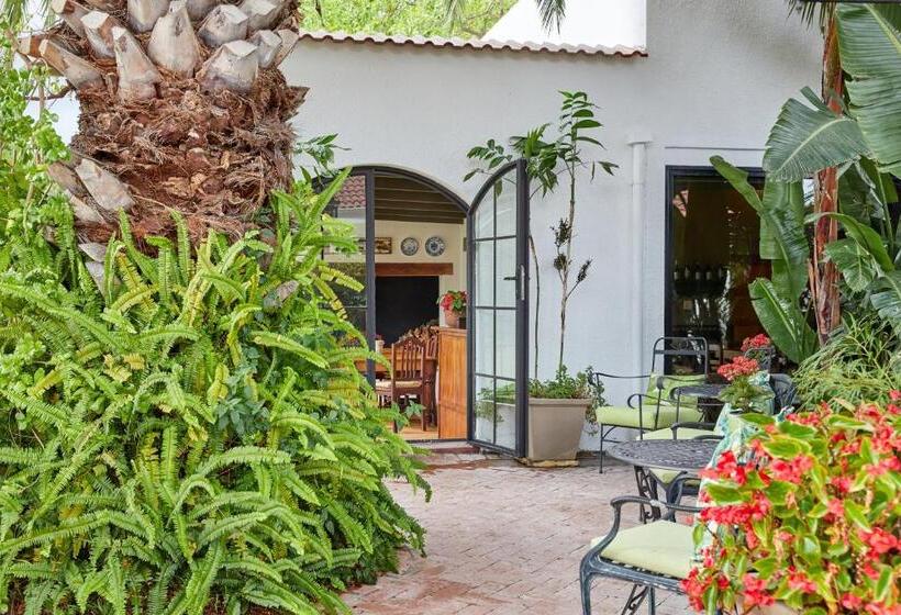 پانسیون Deux Frères Wine Estate & Luxury Villas