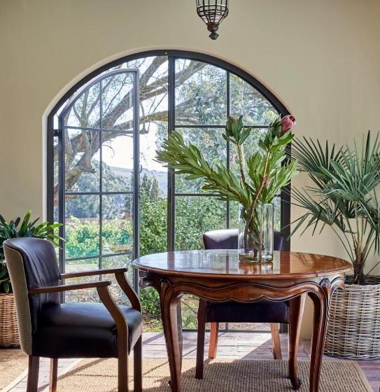 پانسیون Deux Frères Wine Estate & Luxury Villas