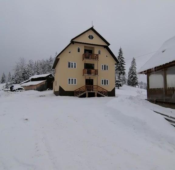 Pensiunea Poarta Lui Ionele