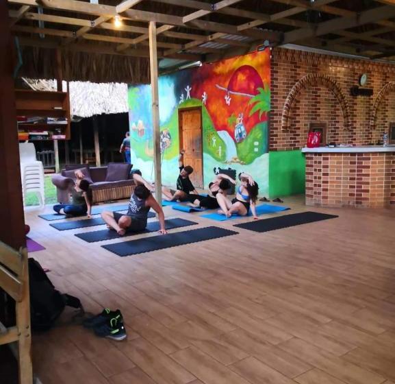 هاستل El Retiro Lanquin