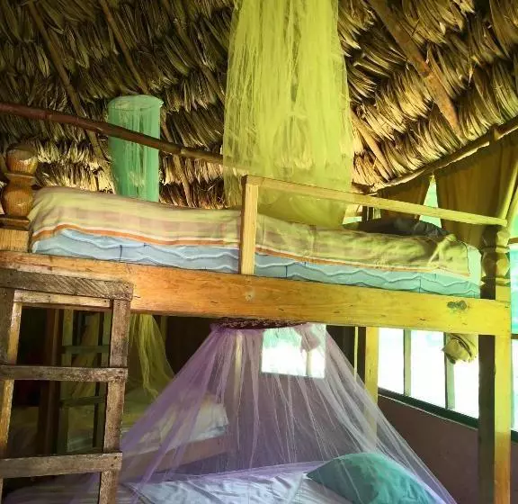 هاستل El Retiro Lanquin