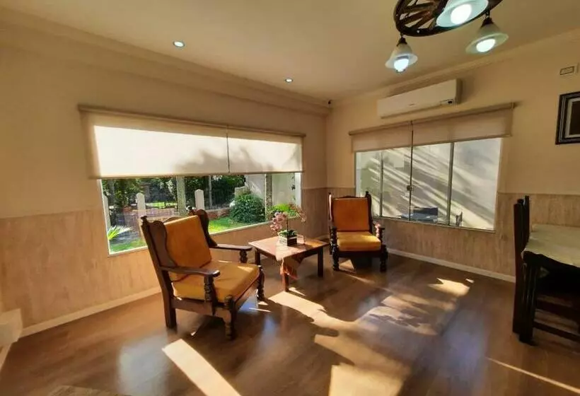 هاستل Posada Del Angú