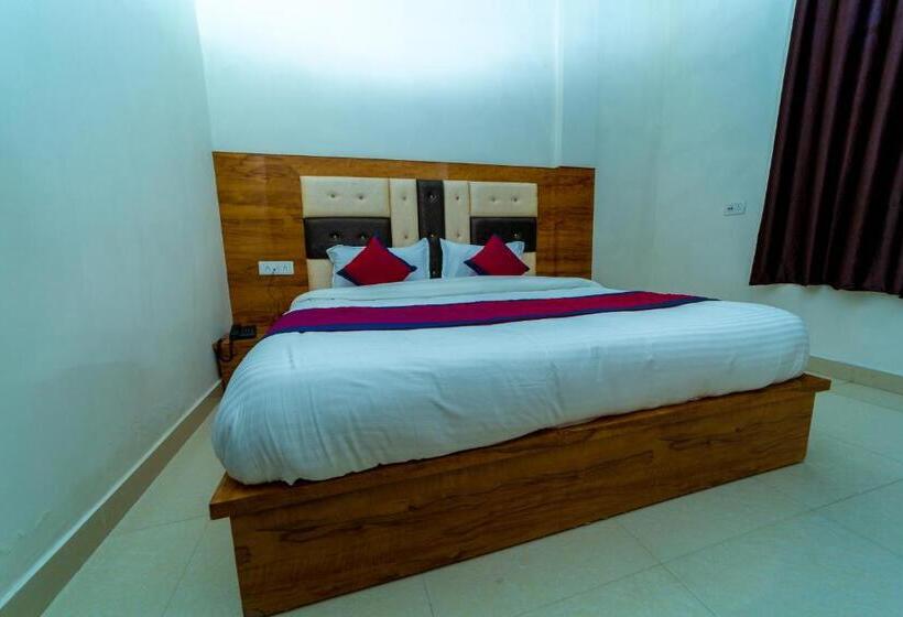 هتل Chahal Residency