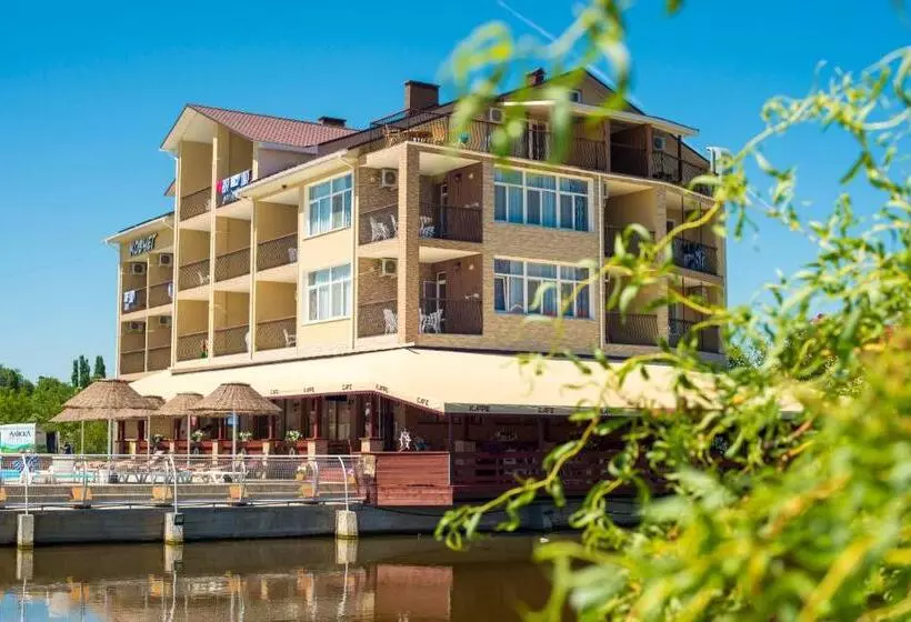 Hotel Kovcheg