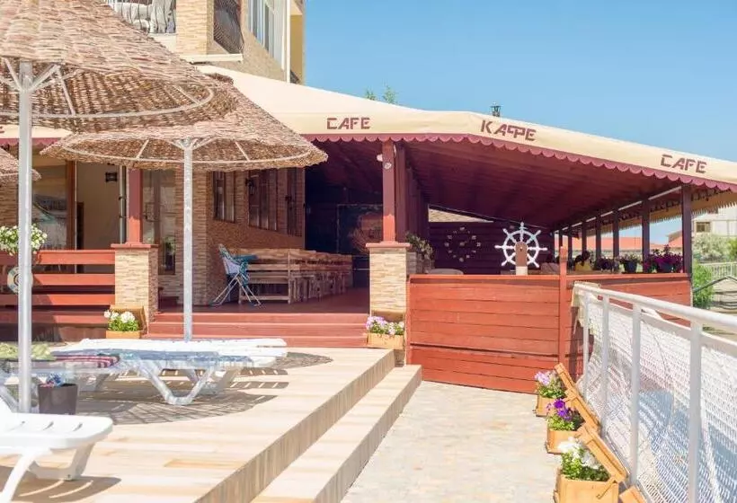 Hotel Kovcheg