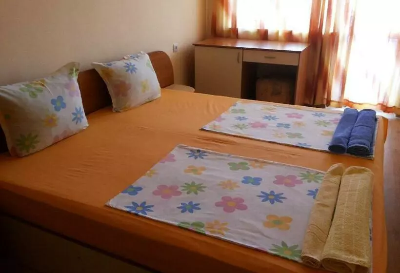 پانسیون Ivanovi Guest House