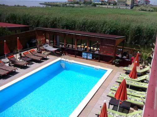 بنسيون Omega Mamaia Nord