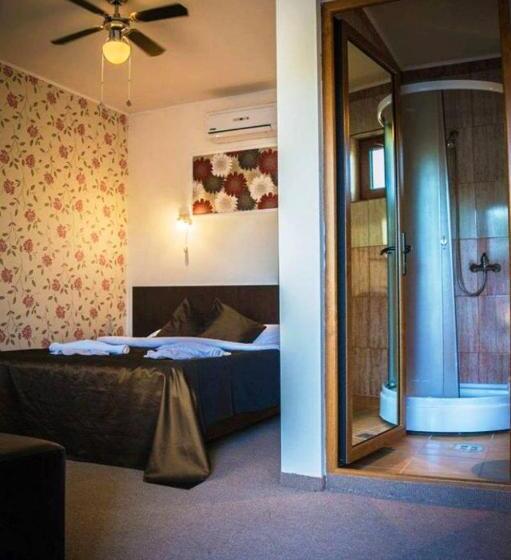 بنسيون Omega Mamaia Nord