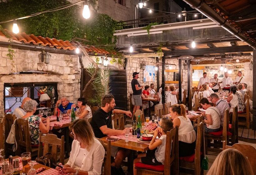 Heritage Hotel Tragos