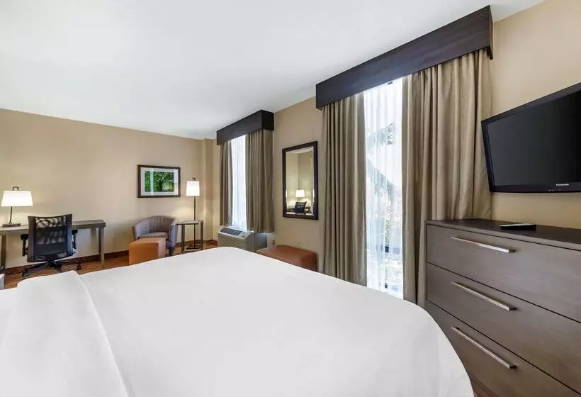 Best Western Plus Kendall Hotel & Suites