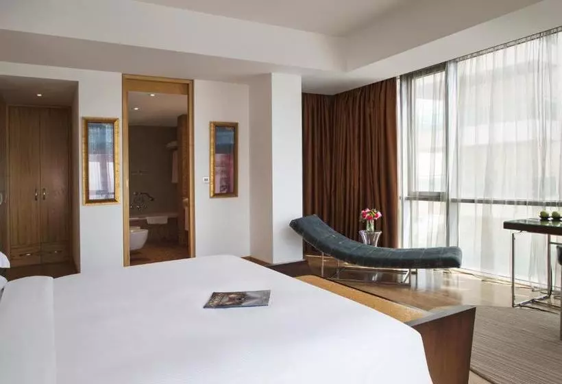 Отель Burjuman Arjaan By Rotana Dubai