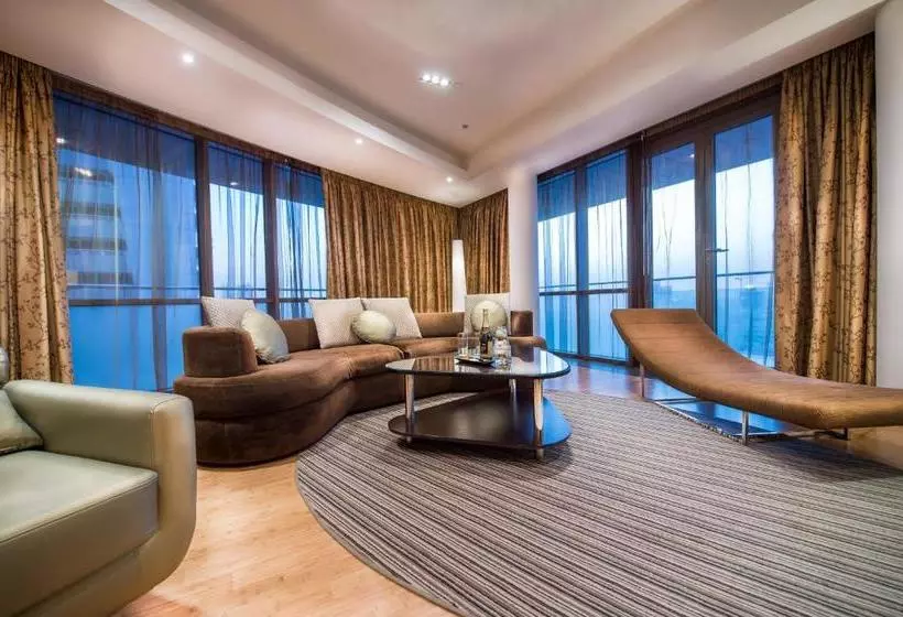 Отель Burjuman Arjaan By Rotana Dubai