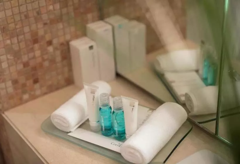 Отель Burjuman Arjaan By Rotana Dubai