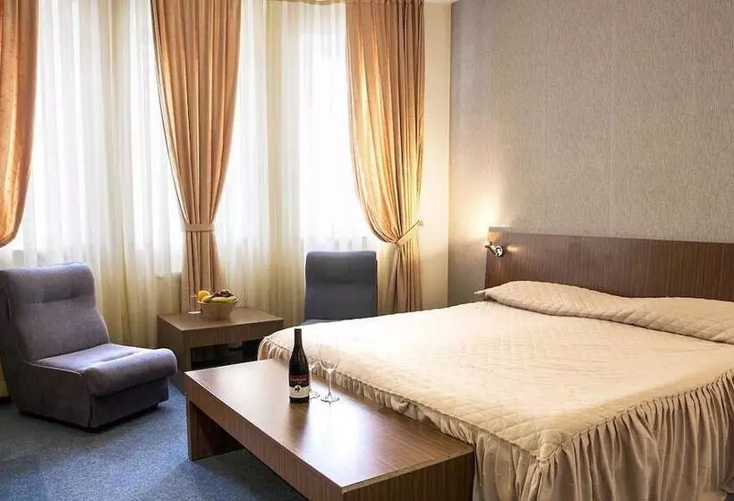 ホテル Diter Family