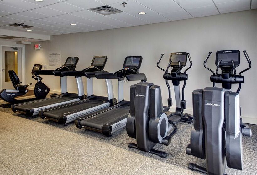 فندق Embassy Suites Williamsburg