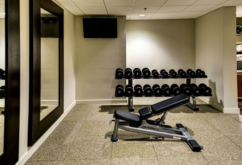 فندق Embassy Suites Williamsburg