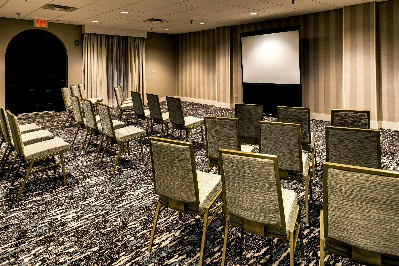 فندق Embassy Suites Williamsburg