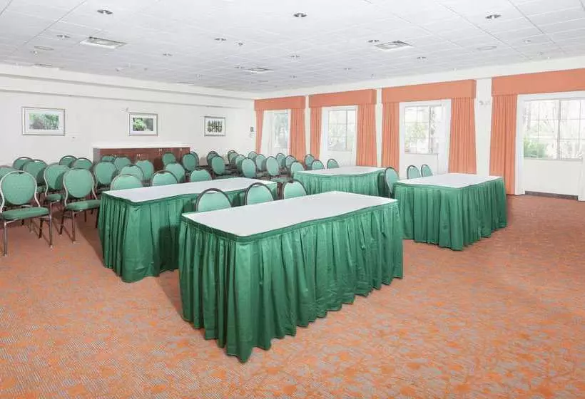 Отель Hilton Garden Inn Palm Springs Rancho Mirage