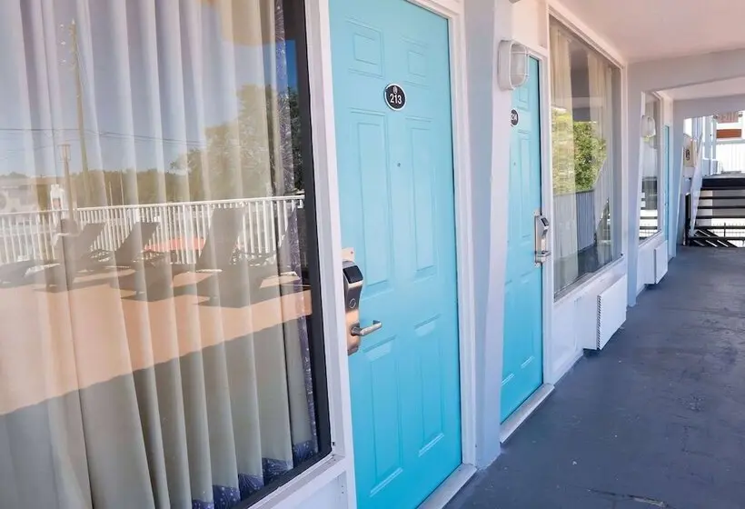 Отель Howard Johnson By Wyndham Clearwater Dunedin