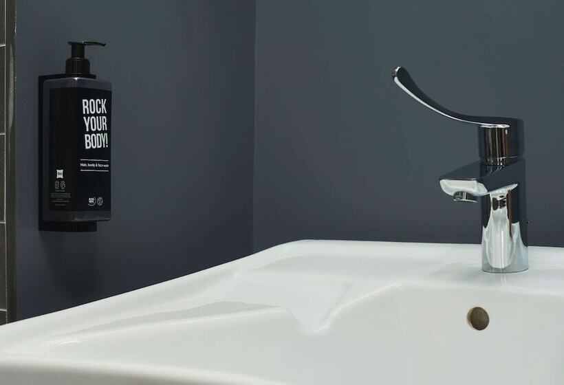 هتل Ibis Madrid Aeropuerto Barajas