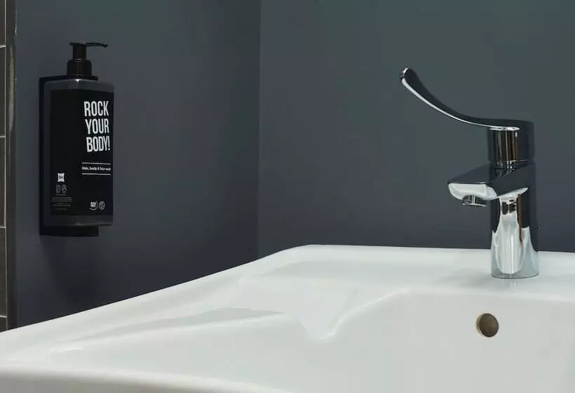 هتل Ibis Madrid Aeropuerto Barajas