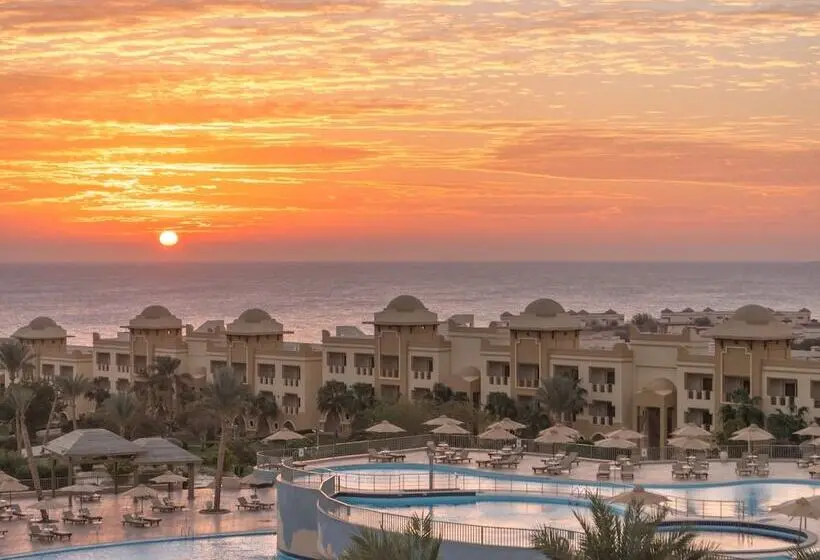 هتل SRNTY Sea Reef - Ex Serenity Alpha Beach
