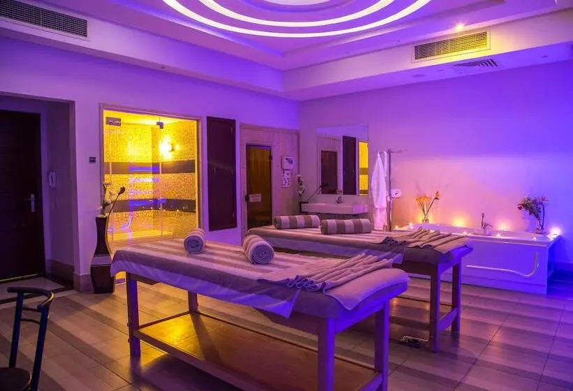 هتل SRNTY Sea Reef - Ex Serenity Alpha Beach