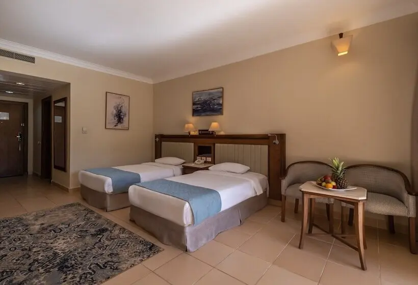 هتل SRNTY Sea Reef - Ex Serenity Alpha Beach