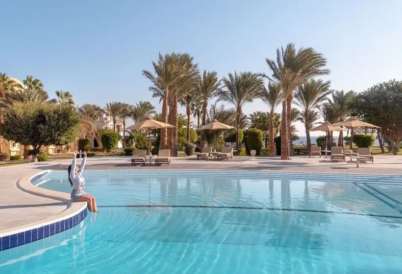 هتل SRNTY Sea Reef - Ex Serenity Alpha Beach