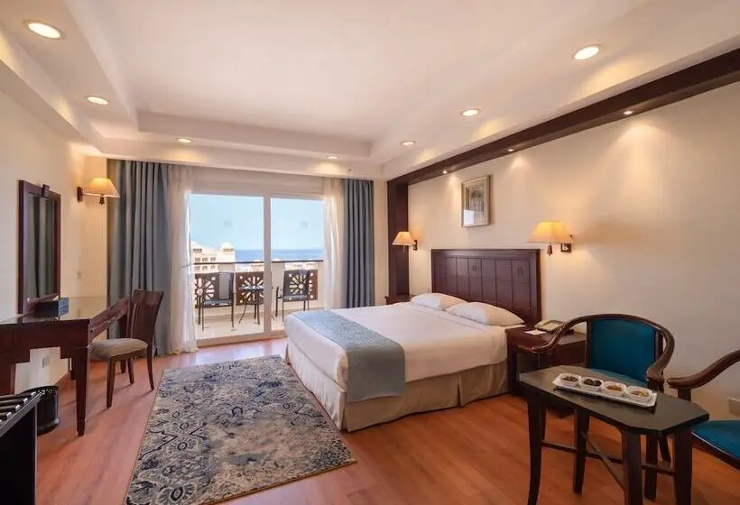 هتل SRNTY Sea Reef - Ex Serenity Alpha Beach