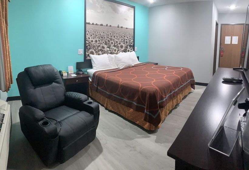 فندق Super 8 By Wyndham Emporia