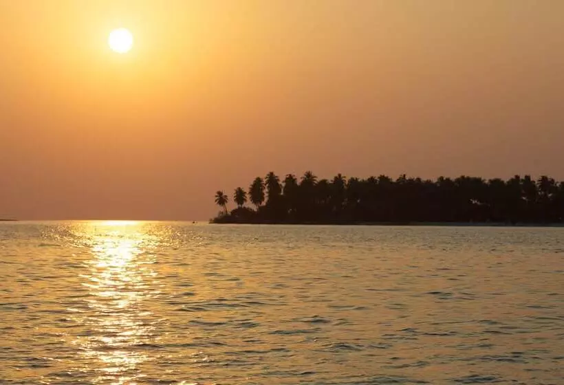 Kuredu Island Resort & Spa