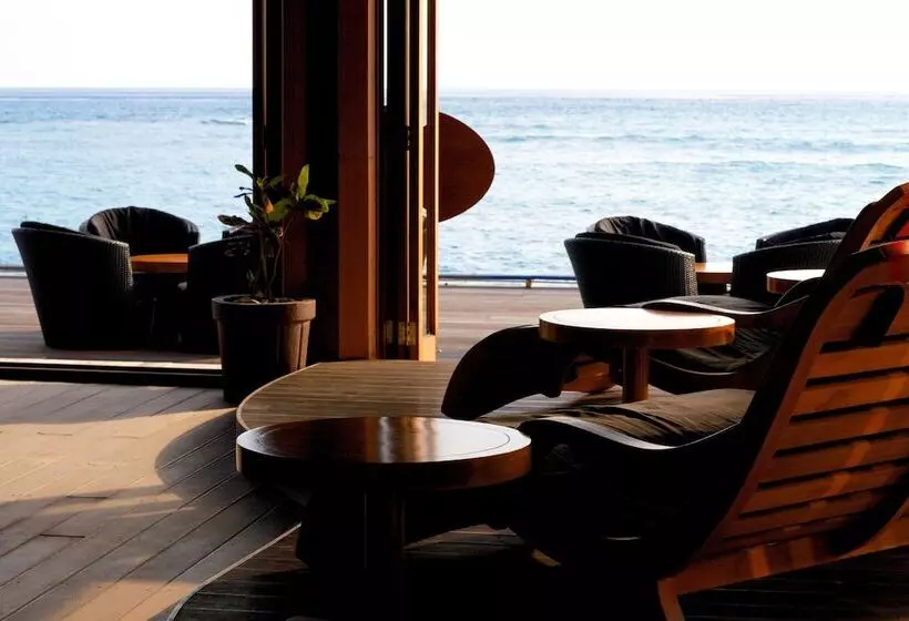 Kuredu Island Resort & Spa