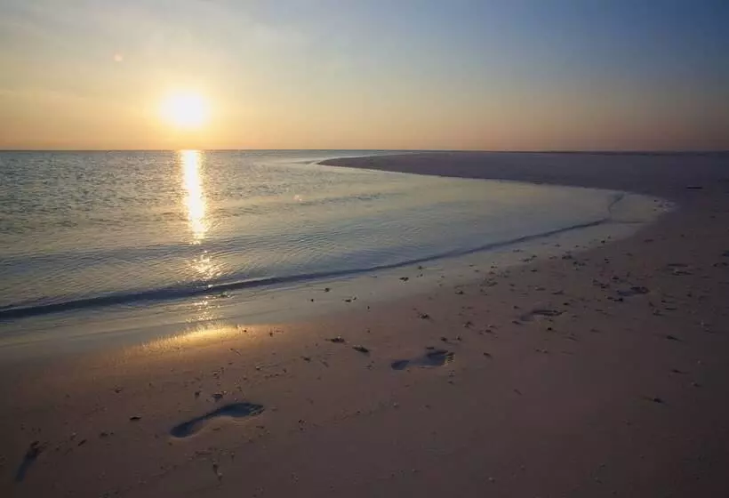 Kuredu Island Resort & Spa