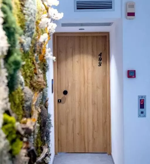 Nisaki Hotel & Elite Suites