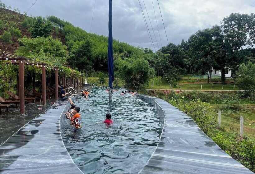 هتل Nguyen Shack Retreat Resort