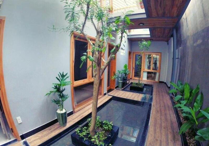 هتل Yellow House Boutique