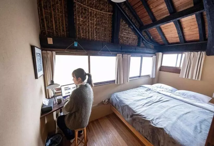 Hostel & Tatami Bar Uchikobare  内子晴れ