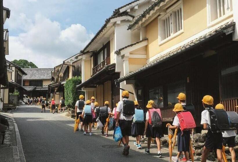 Hostel & Tatami Bar Uchikobare  内子晴れ