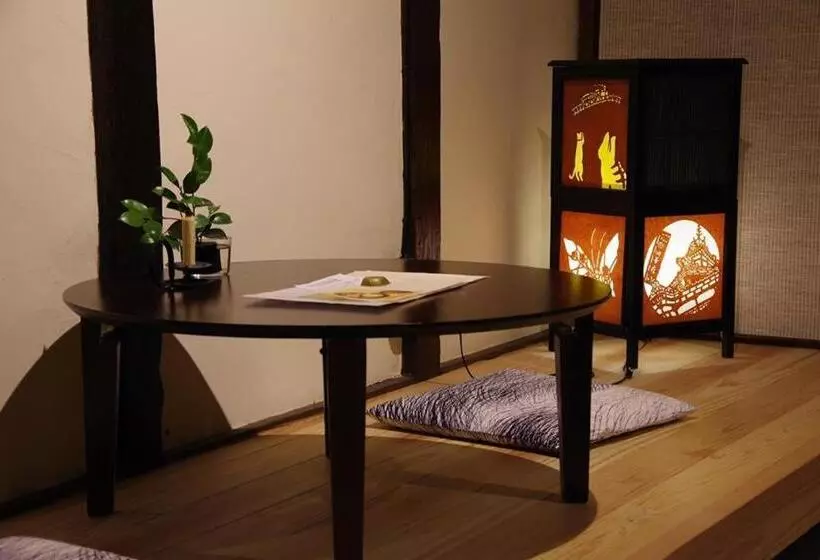 Hostel & Tatami Bar Uchikobare  内子晴れ