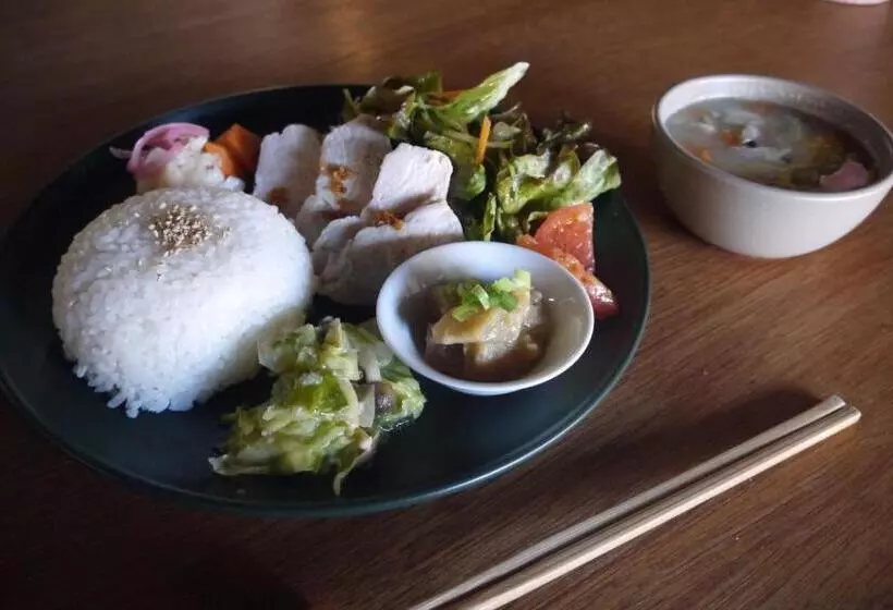 Hostel & Tatami Bar Uchikobare  内子晴れ