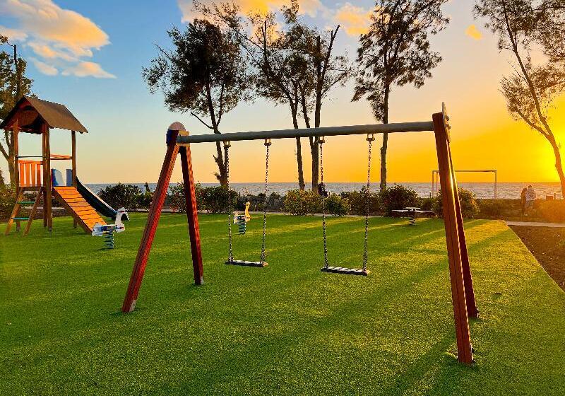 استراحتگاه Cordial Santa Águeda & Perchel Beach Club