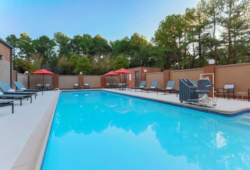 בית מלון כפרי Hilton Garden Inn Raleigh Durham/research Triangle Park