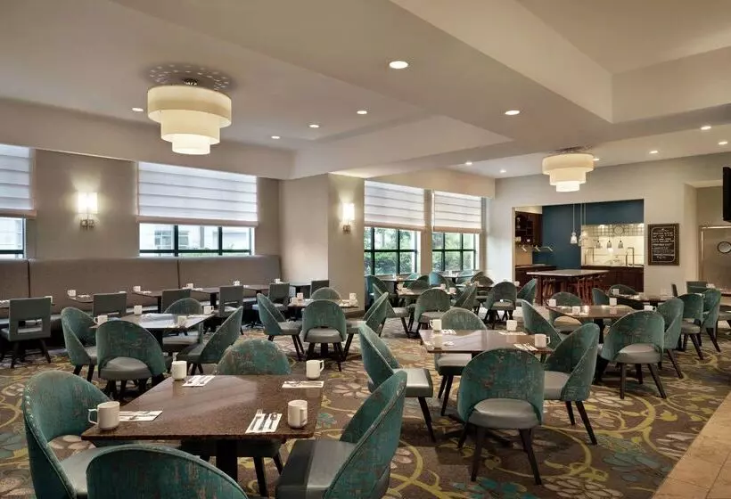 هتل Hilton Garden Inn Worcester