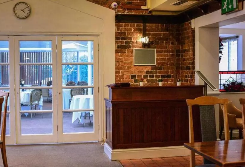 ホテル Himley Country