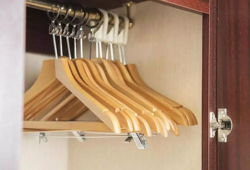 ホテル Himley Country