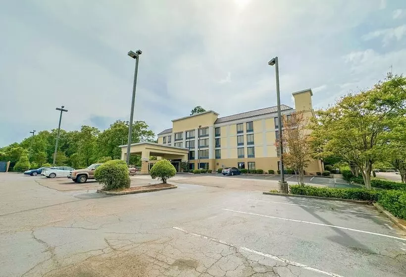 هتل La Quinta Inn & Suites By Wyndham Jackson North