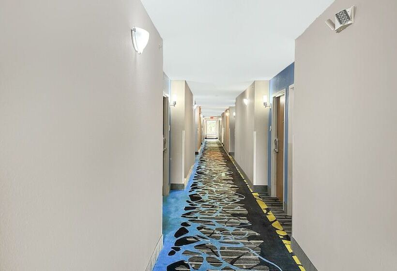 호텔 La Quinta Inn & Suites By Wyndham Jackson North